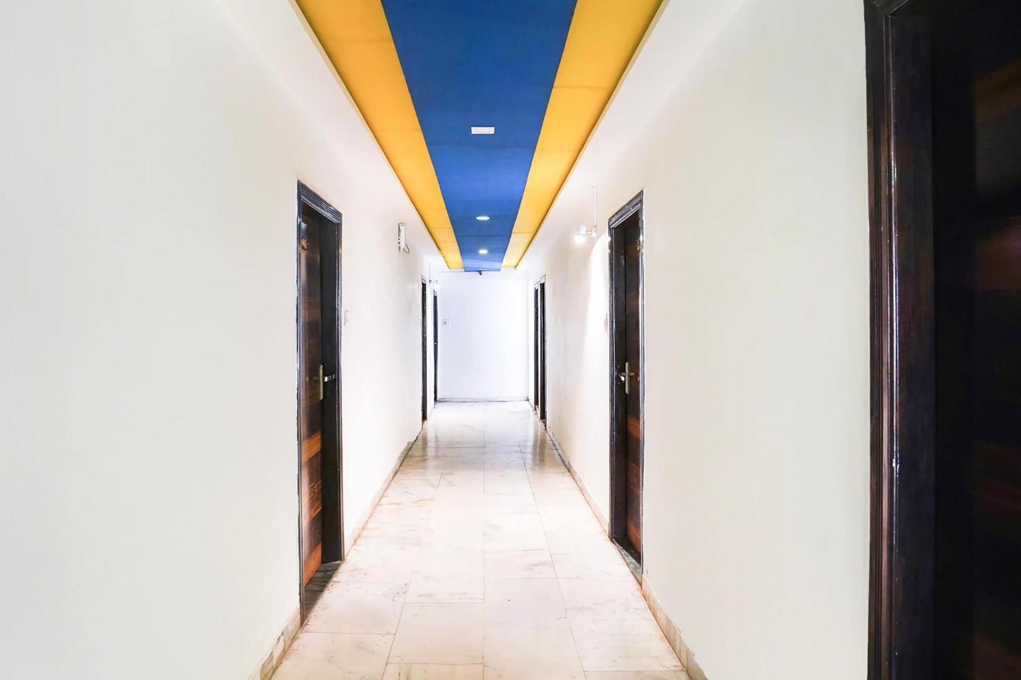 Hotel O Bridge Ahmedabad Exterior foto