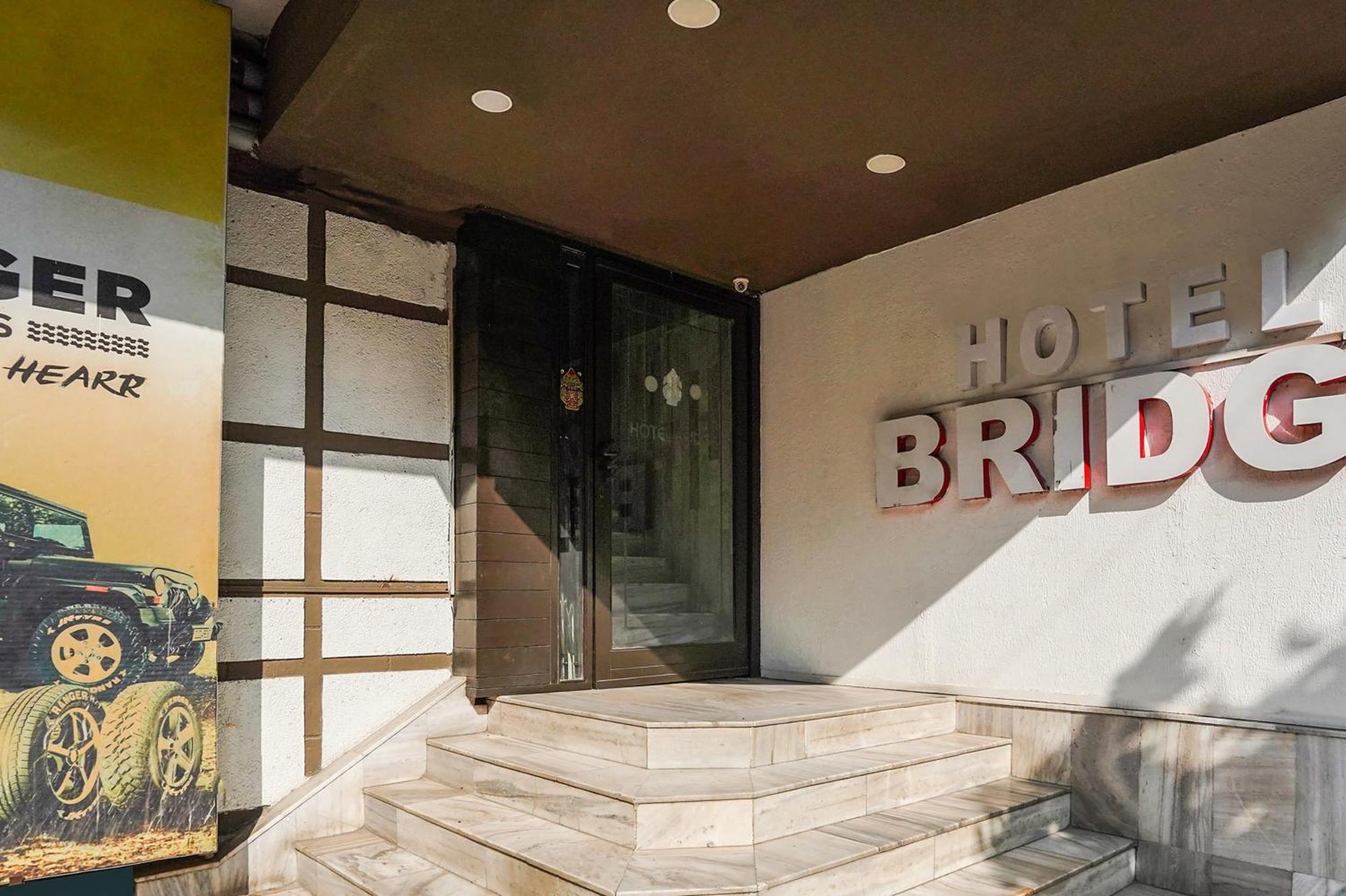 Hotel O Bridge Ahmedabad Exterior foto